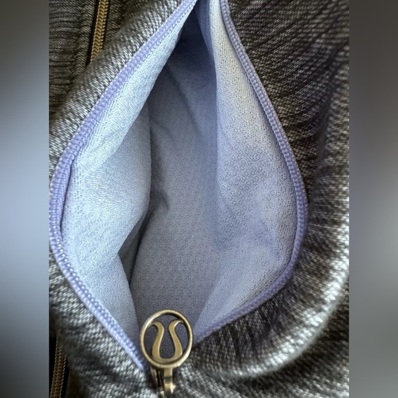 Lululemon Full Zip Jacket Womens Size 6 Gray/Black Mock Neck Daily Practice EUC - Picture 4 of 6
